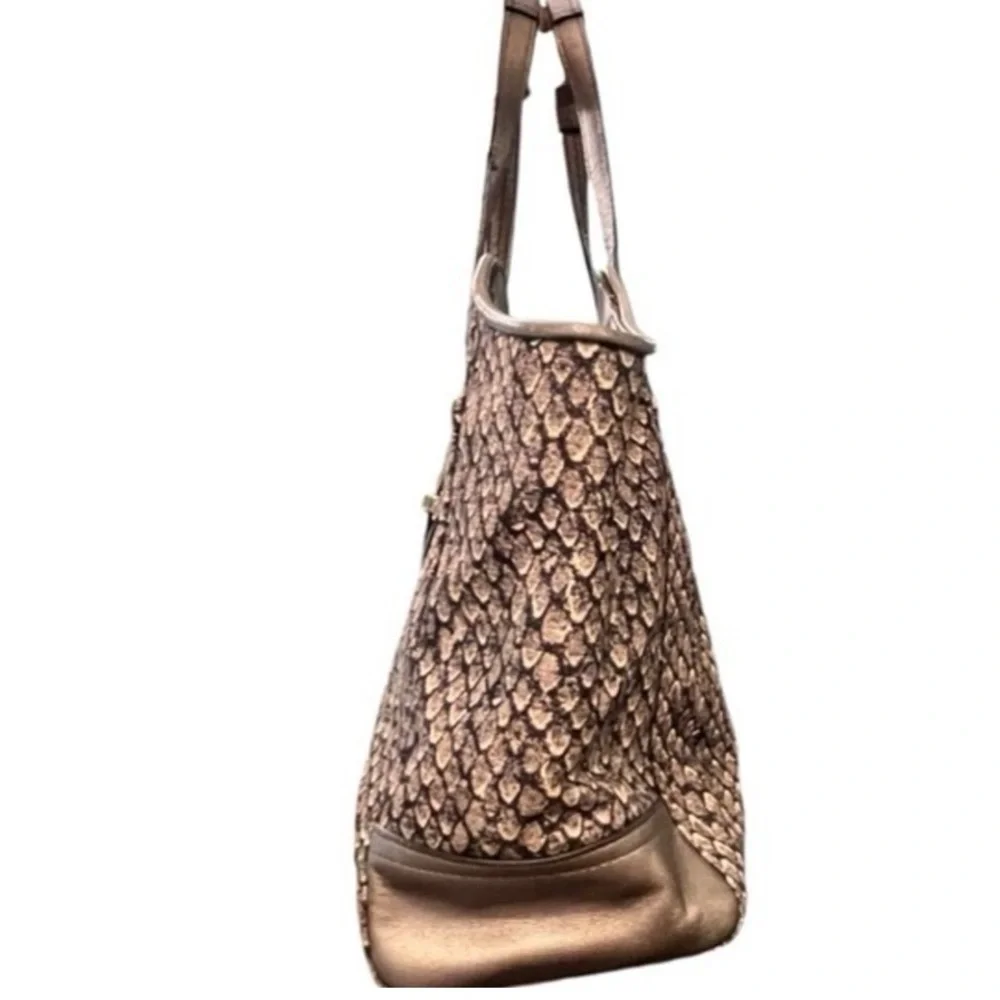 COACH "Taylor"  Python Snake
Print Alexis Carryall
Shoulder Bag - Picture 7 of 15